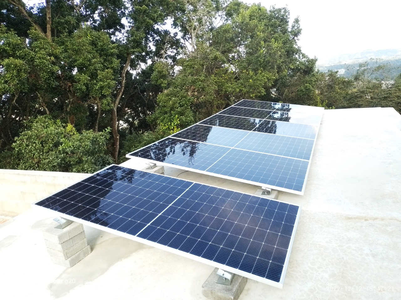 Instalacion 4 de Sistema atado a la red Trifásico 3168 kWh al mes / 18K - LV - 650W