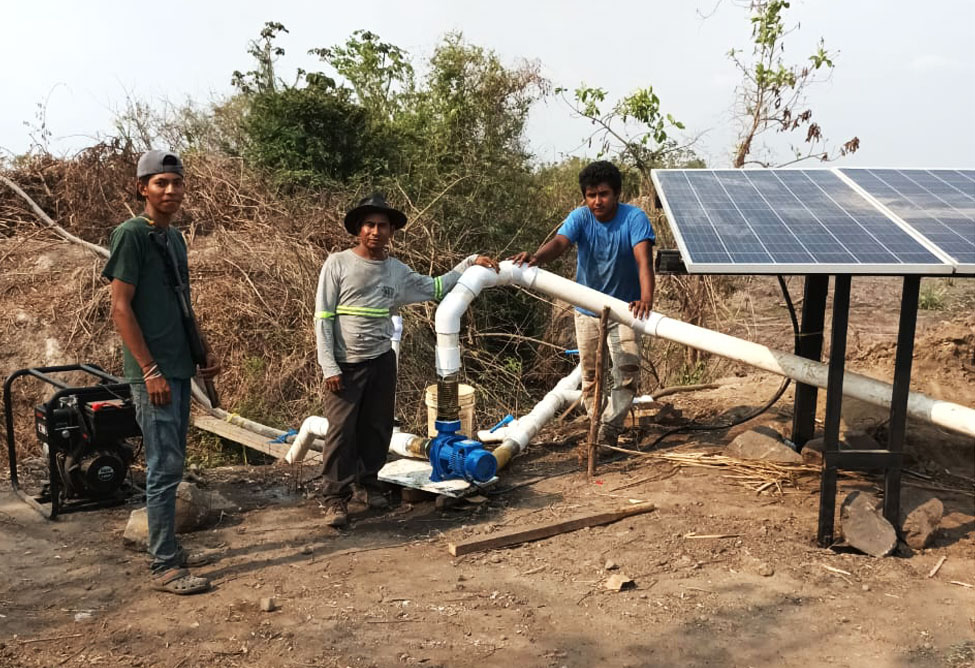 Instalacion 3 de Sistema Bomba Solar de Caudal no sumergible SWP-28-30-HV-650W