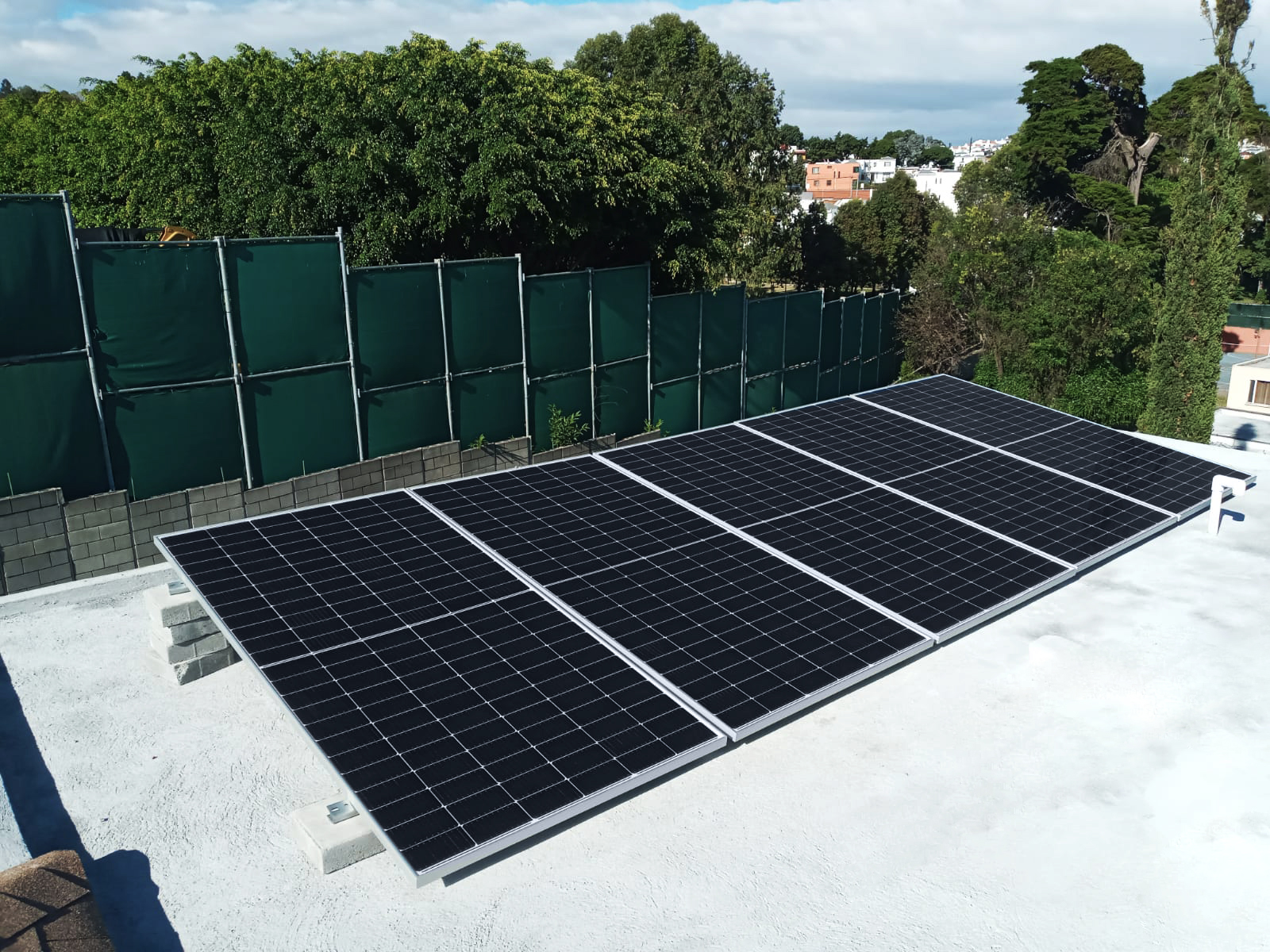 Instalacion 2 de Sistema Atado a la Red 1200 kWh al mes / 9K-550W